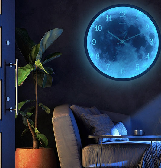 Blue Moon Gothic Wall Clock – Sound Control & Luminous Design